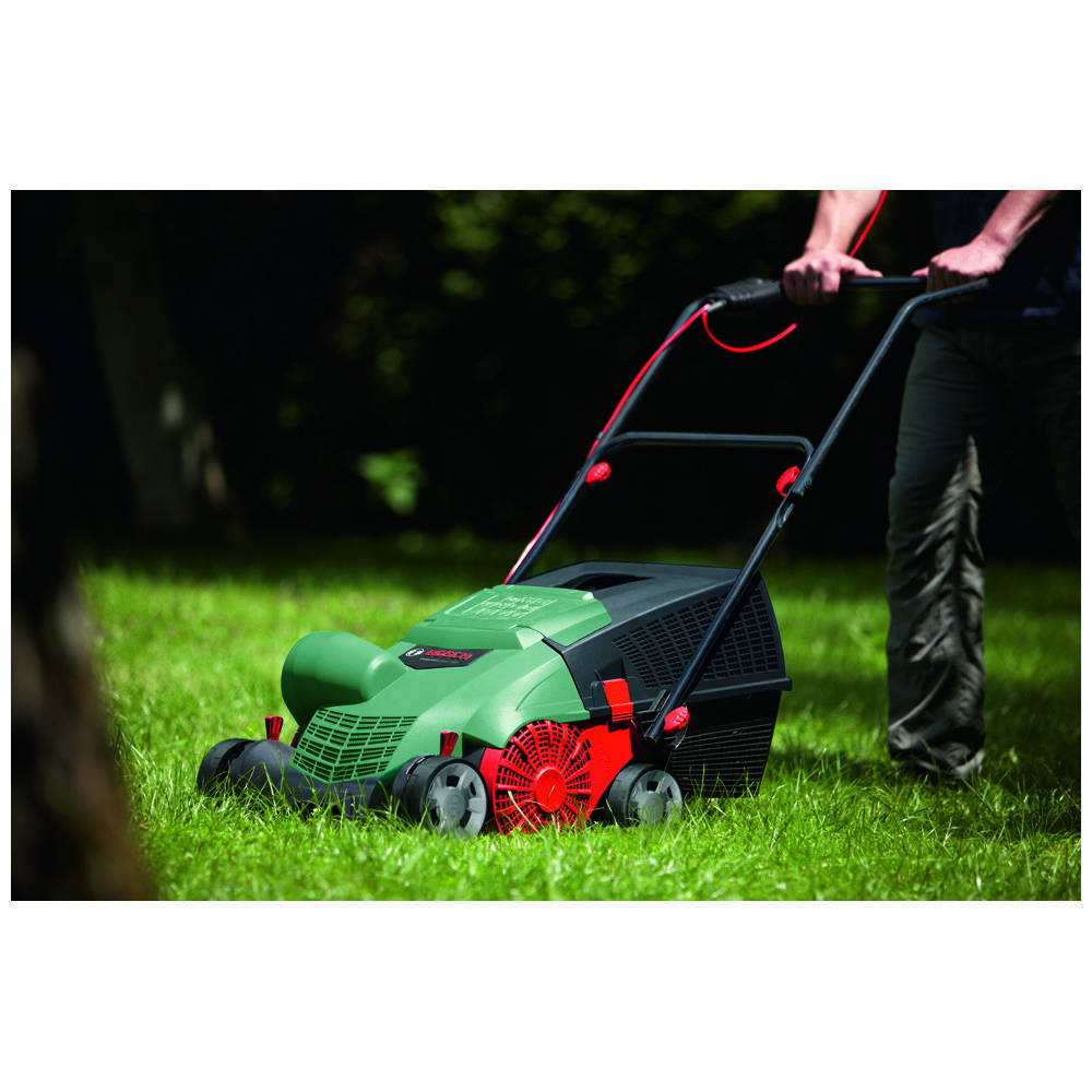 Bosch UniversalVerticut 1100 Verticutter (230V) - Machine Mart